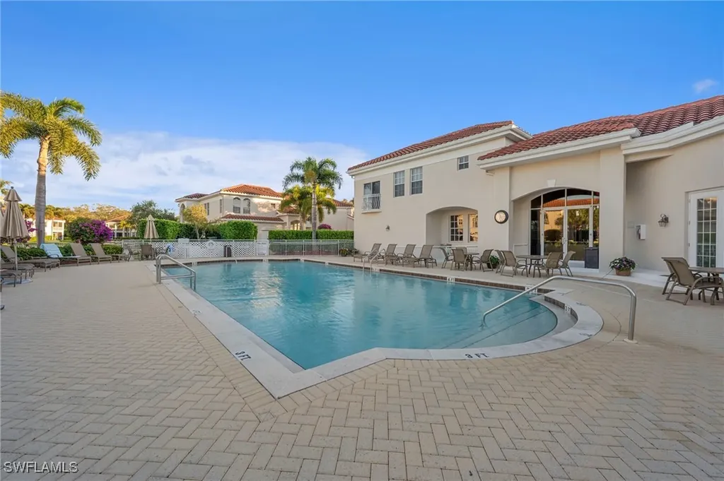 600 L Ambiance Circle Naples FL 34108