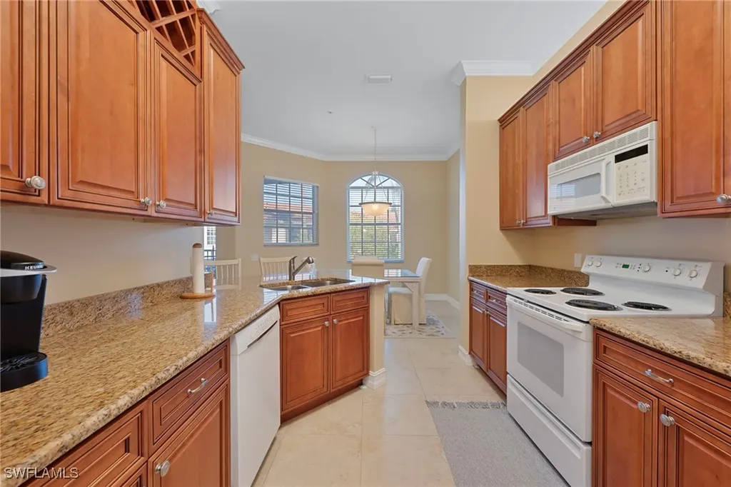 600 L Ambiance Circle Naples FL 34108