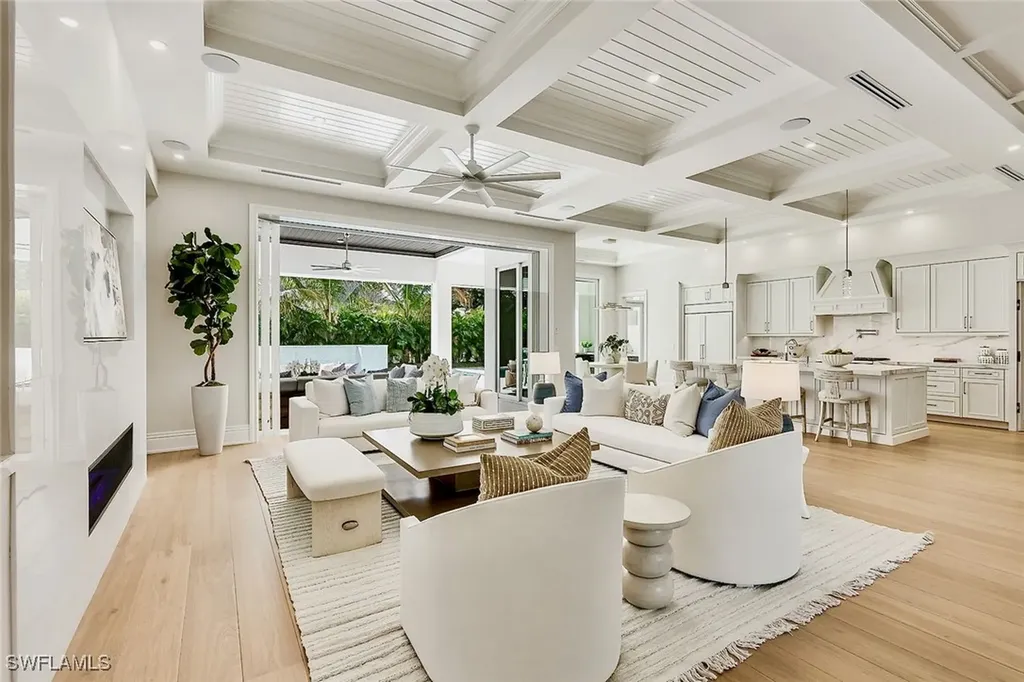 788 Riviera Drive Naples FL 34103