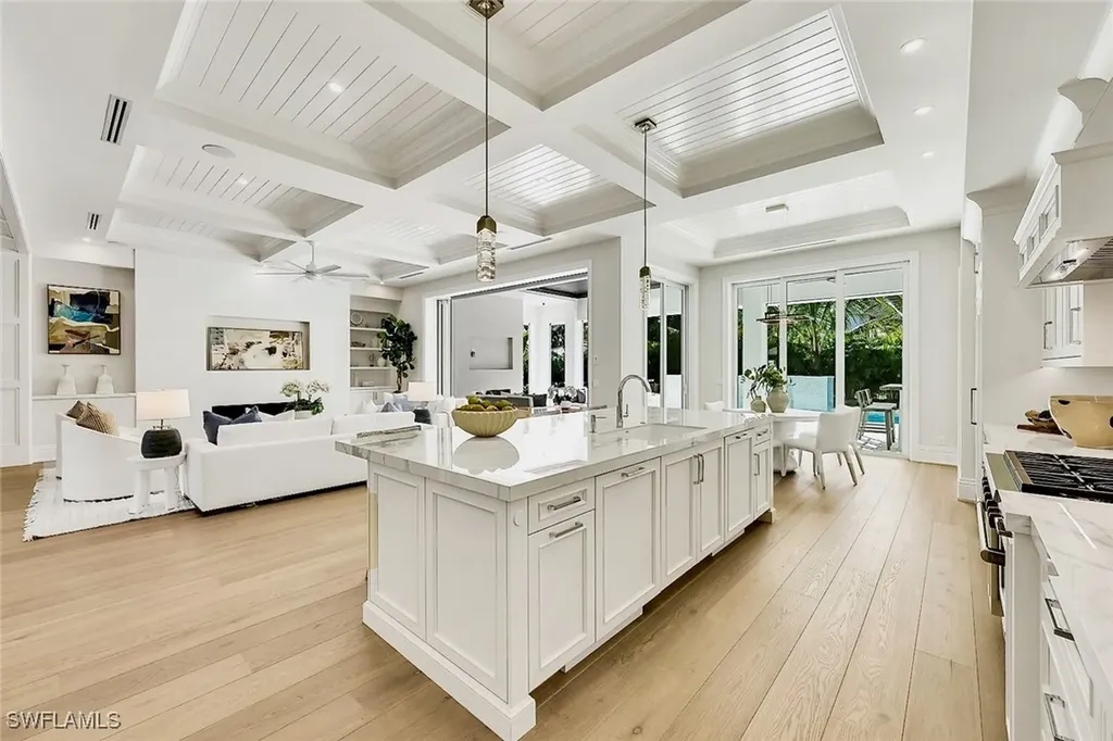 788 Riviera Drive Naples FL 34103