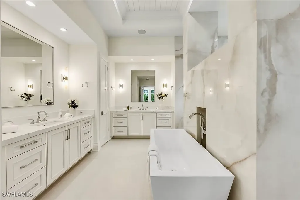 788 Riviera Drive Naples FL 34103