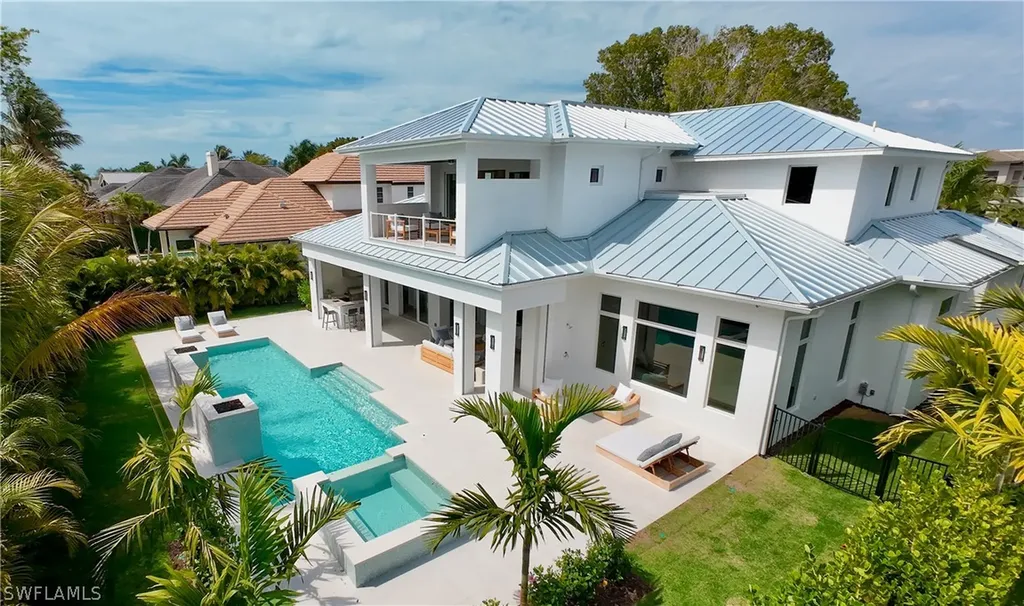 788 Riviera Drive Naples FL 34103