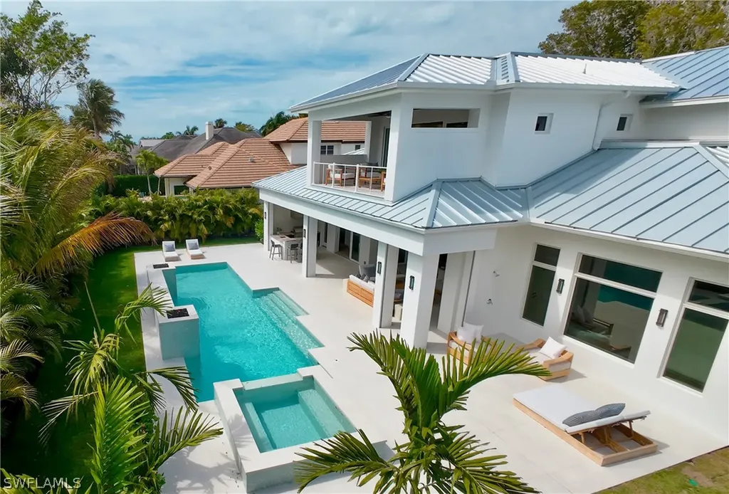 788 Riviera Drive Naples FL 34103