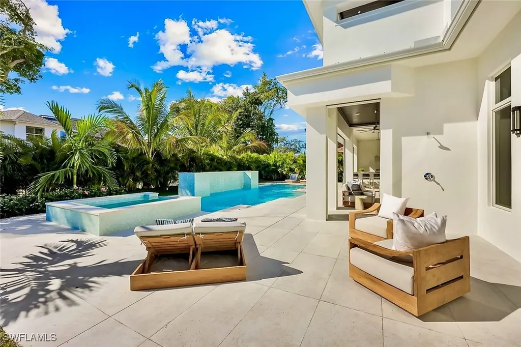 788 Riviera Drive Naples FL 34103