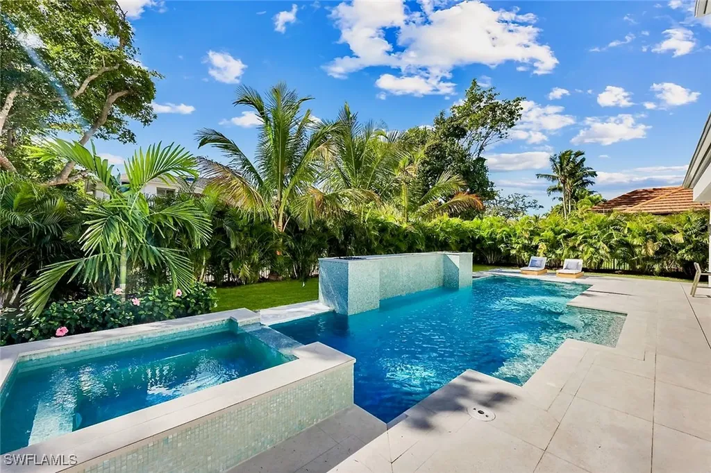 788 Riviera Drive Naples FL 34103