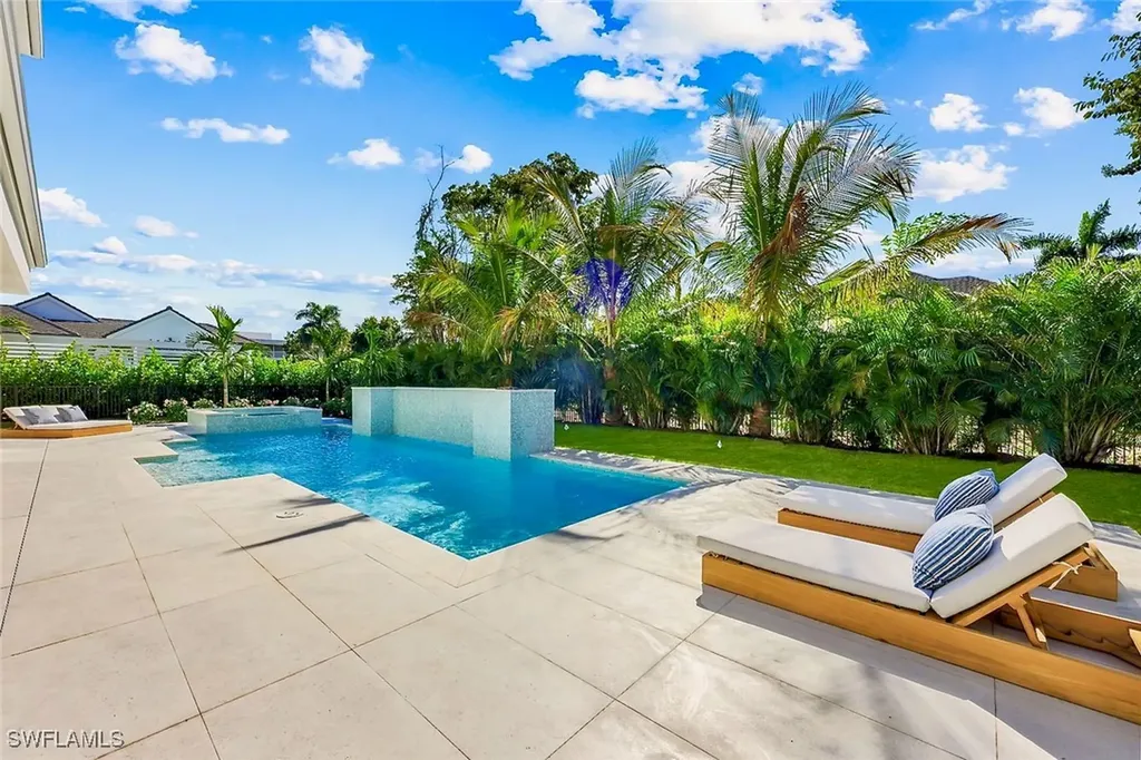 788 Riviera Drive Naples FL 34103