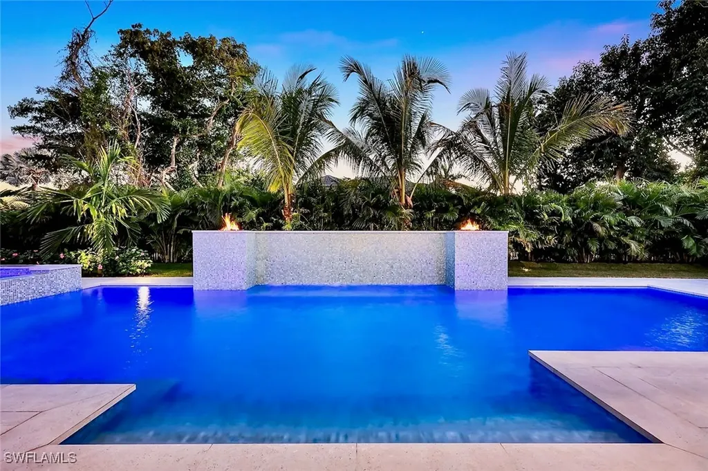 788 Riviera Drive Naples FL 34103