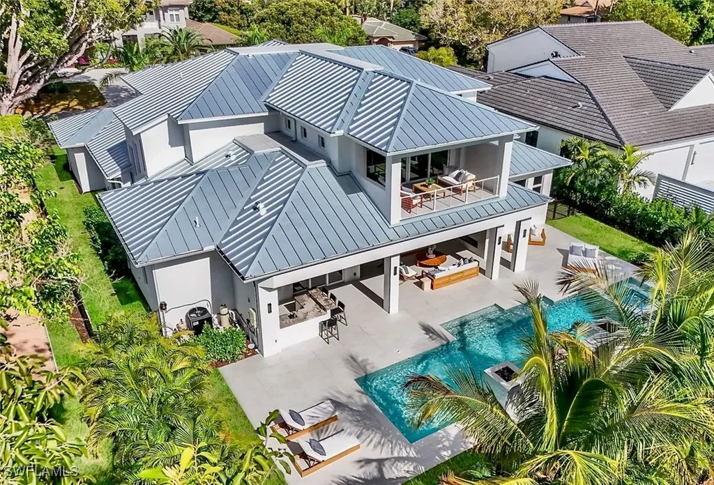 788 Riviera Drive Naples FL 34103