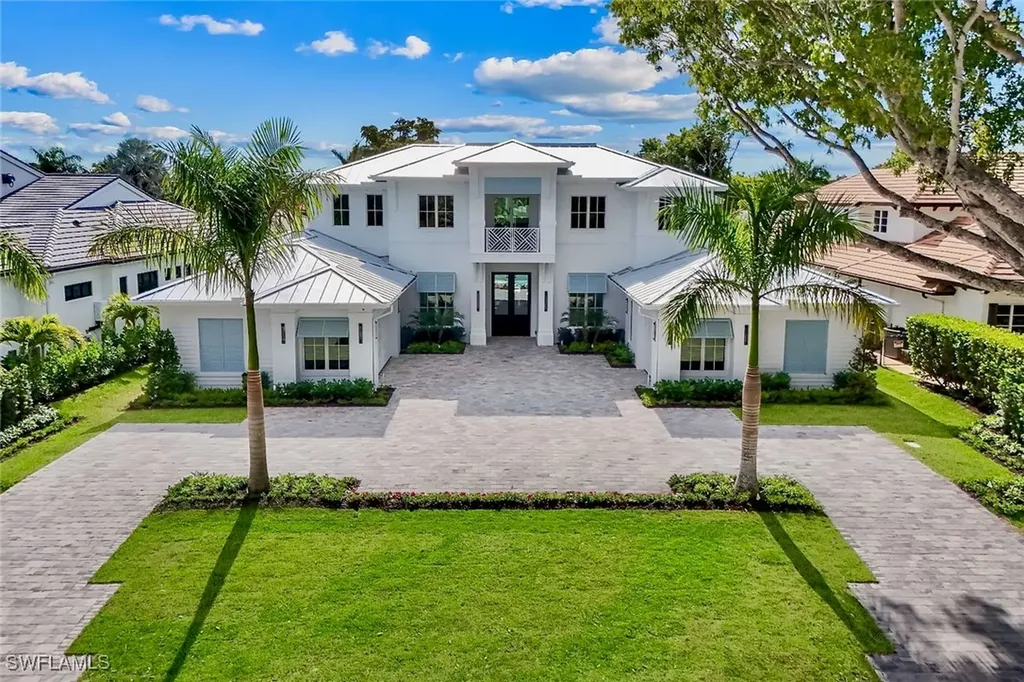 788 Riviera Drive Naples FL 34103