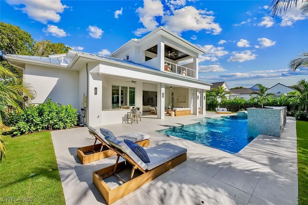 788 Riviera Drive Naples FL 34103