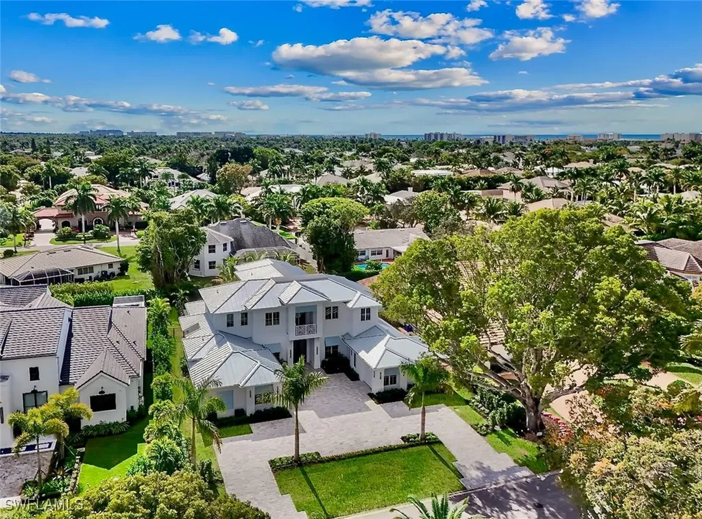 788 Riviera Drive Naples FL 34103