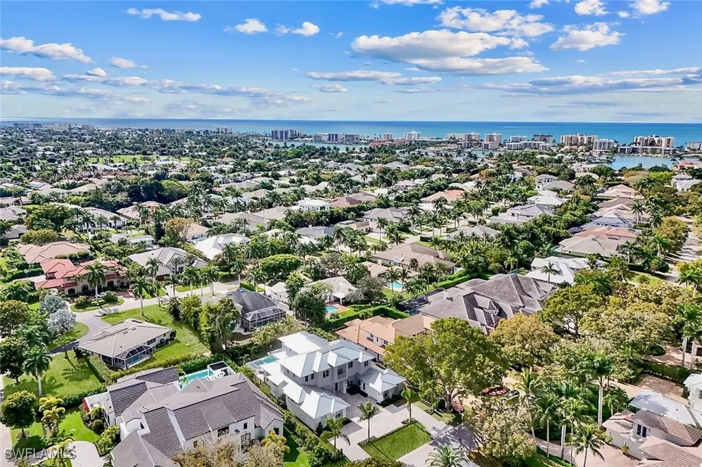 788 Riviera Drive Naples FL 34103