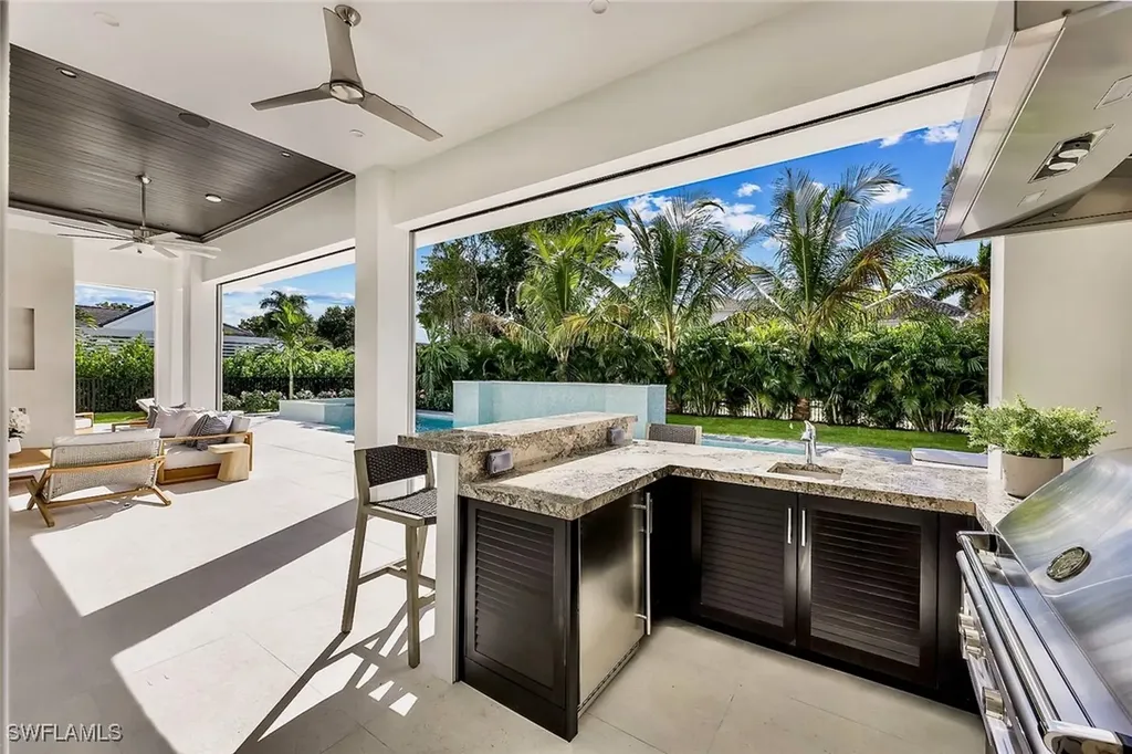 788 Riviera Drive Naples FL 34103