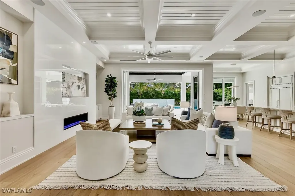 788 Riviera Drive Naples FL 34103