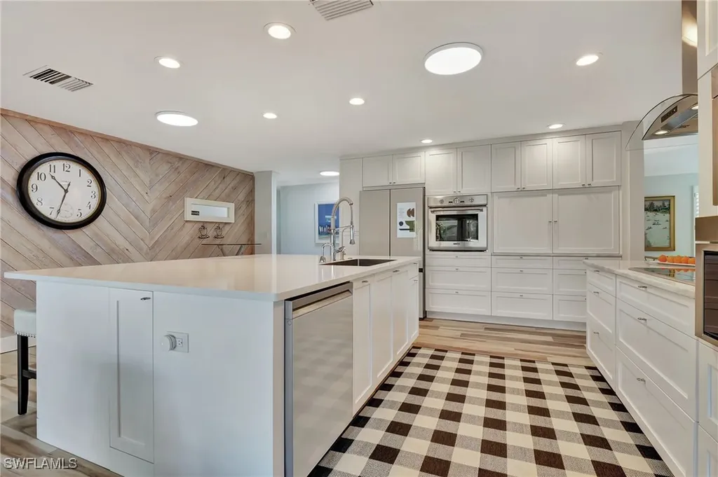 2120 Sandpiper Street Naples FL 34102