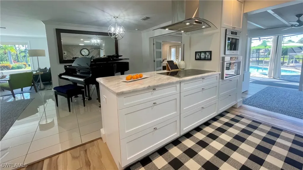 2120 Sandpiper Street Naples FL 34102