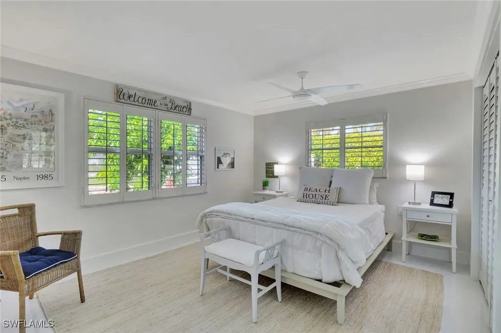 2120 Sandpiper Street Naples FL 34102