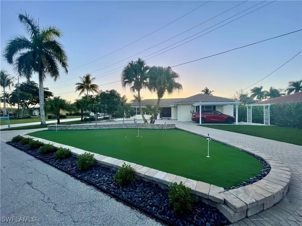2120 Sandpiper Street Naples FL 34102