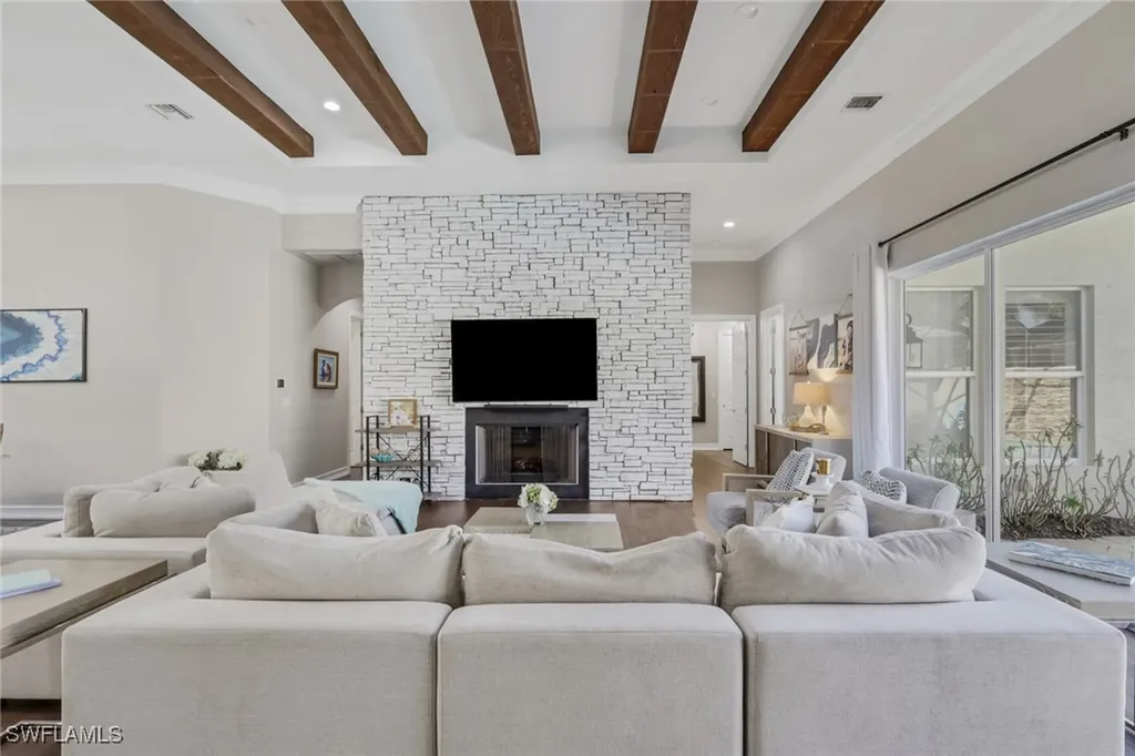 5074 Rustic Oaks Circle Naples FL 34105