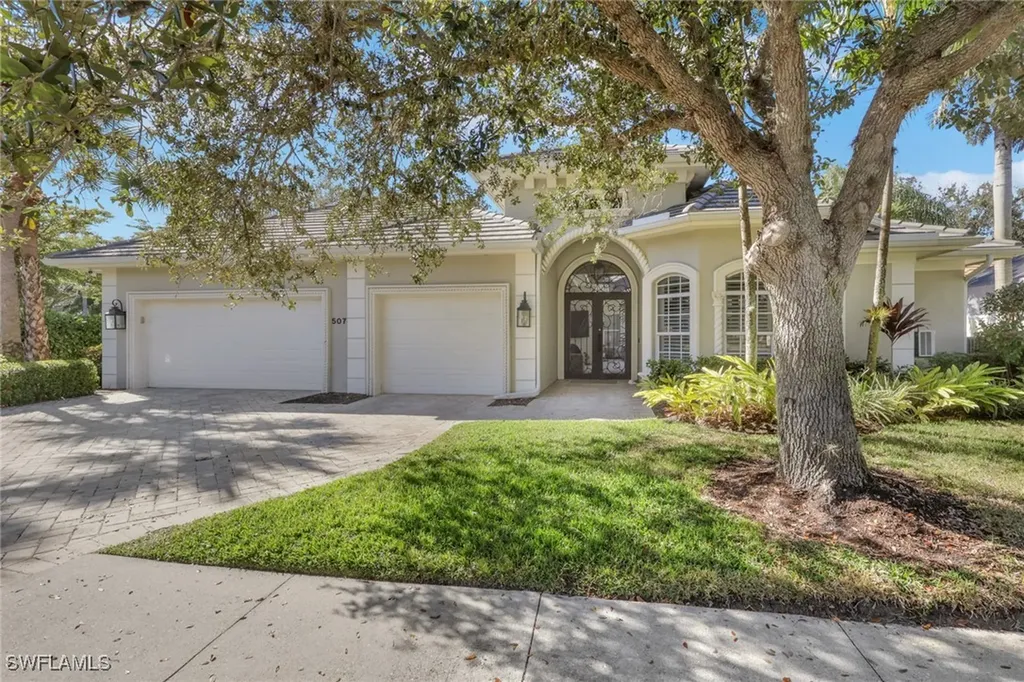5074 Rustic Oaks Circle Naples FL 34105