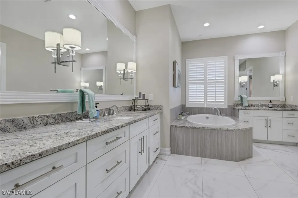 5074 Rustic Oaks Circle Naples FL 34105