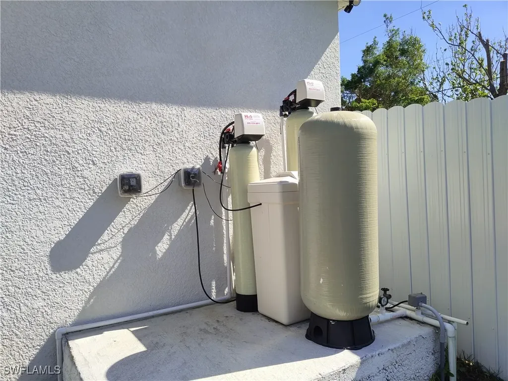 1934 NE 15th Street Cape Coral FL 33909