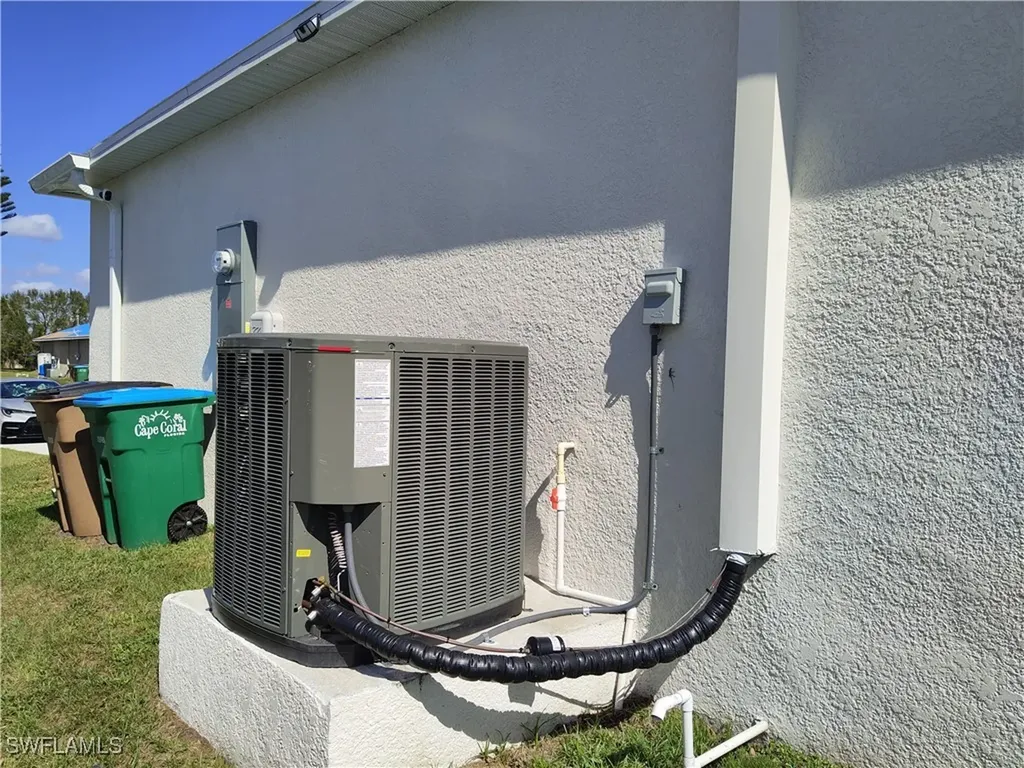 1934 NE 15th Street Cape Coral FL 33909