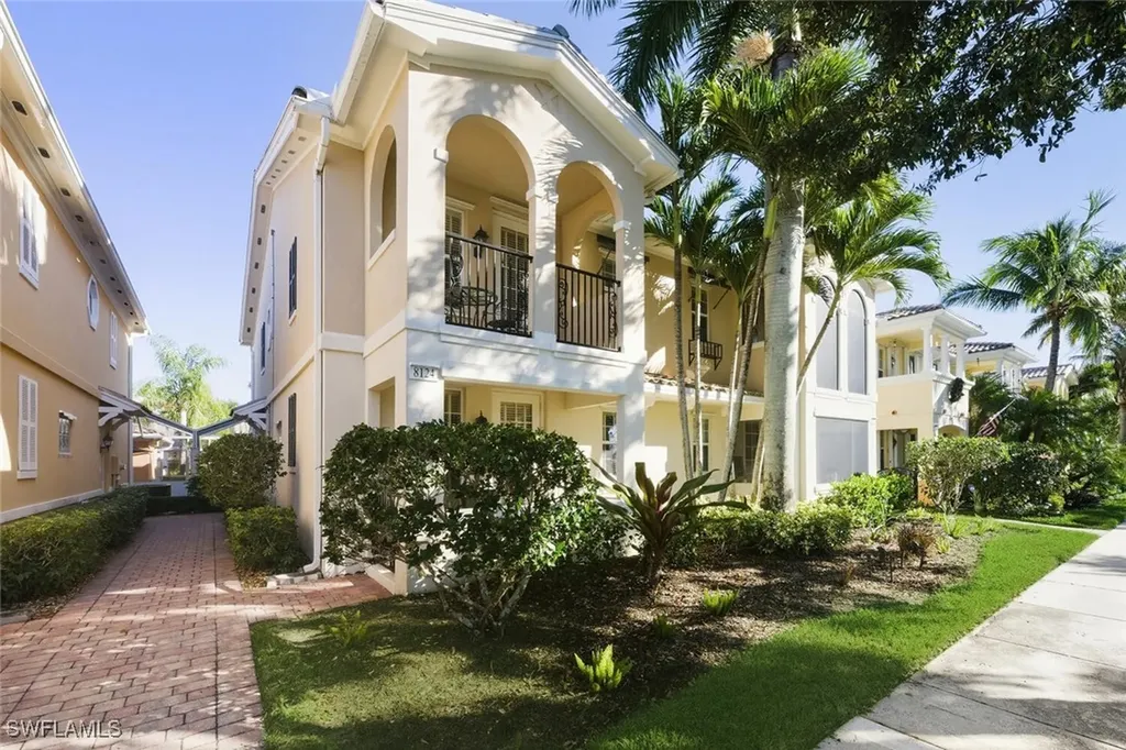 8124 Josefa Way Naples FL 34114