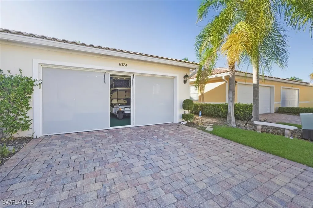 8124 Josefa Way Naples FL 34114