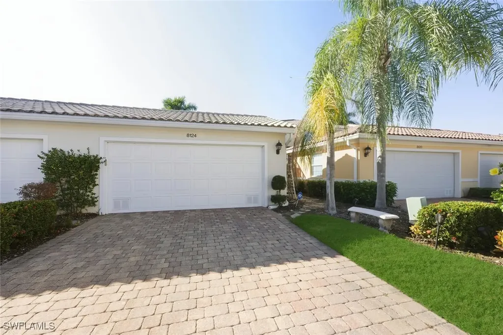 8124 Josefa Way Naples FL 34114