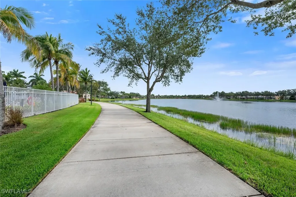 8124 Josefa Way Naples FL 34114
