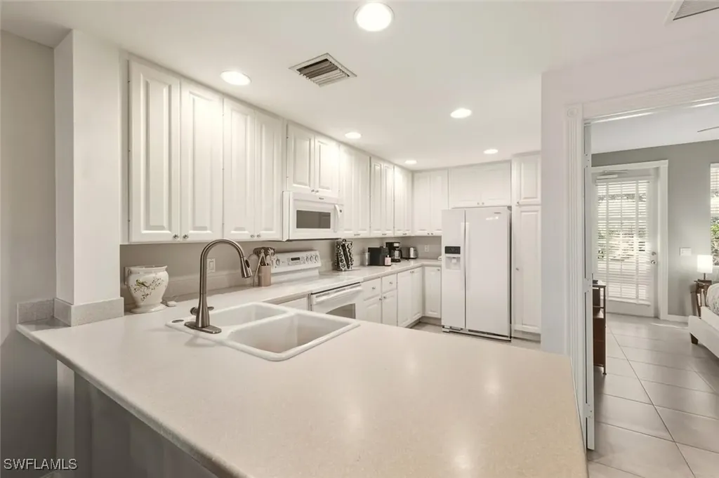 8124 Josefa Way Naples FL 34114