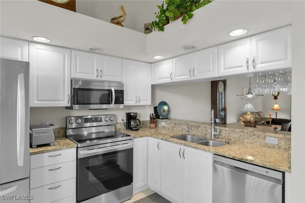 278 Newport Drive Naples FL 34114