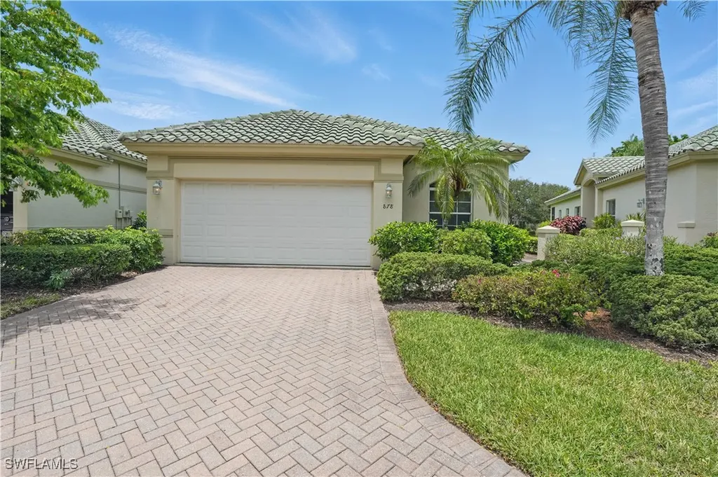878 Vistana Circle Naples FL 34119