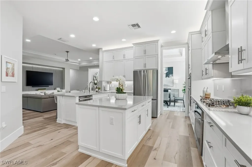 12021 Azalea Way Naples FL 34120