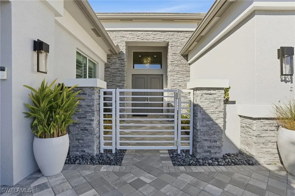 12021 Azalea Way Naples FL 34120