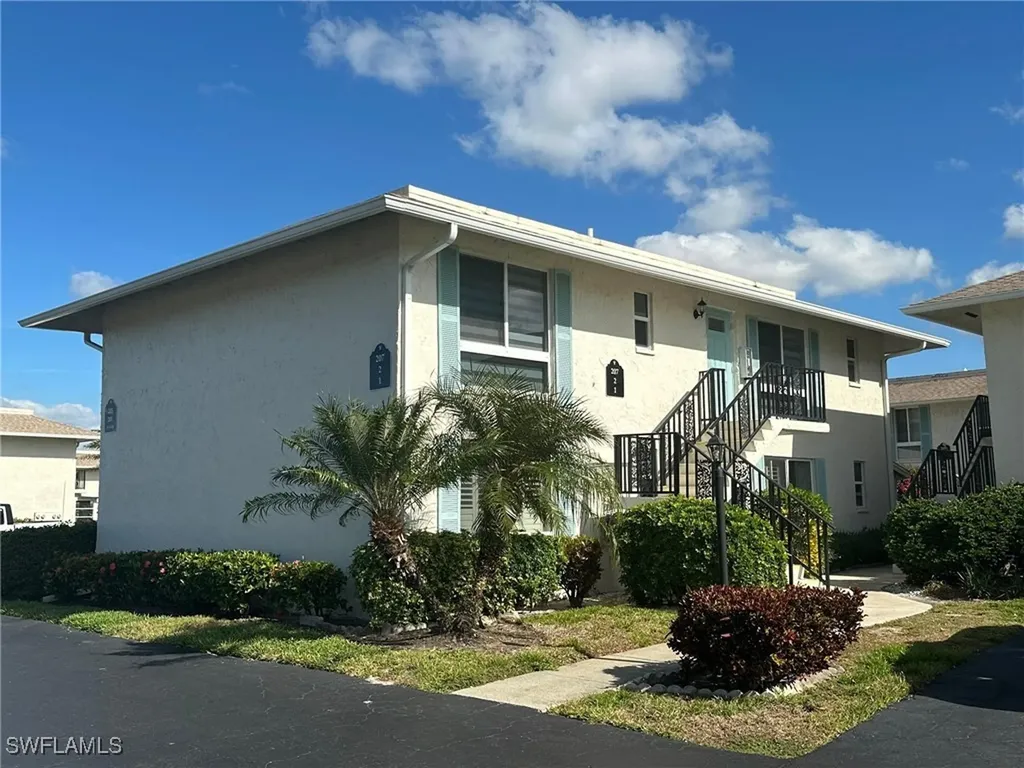 207 Palm Drive Naples FL 34112