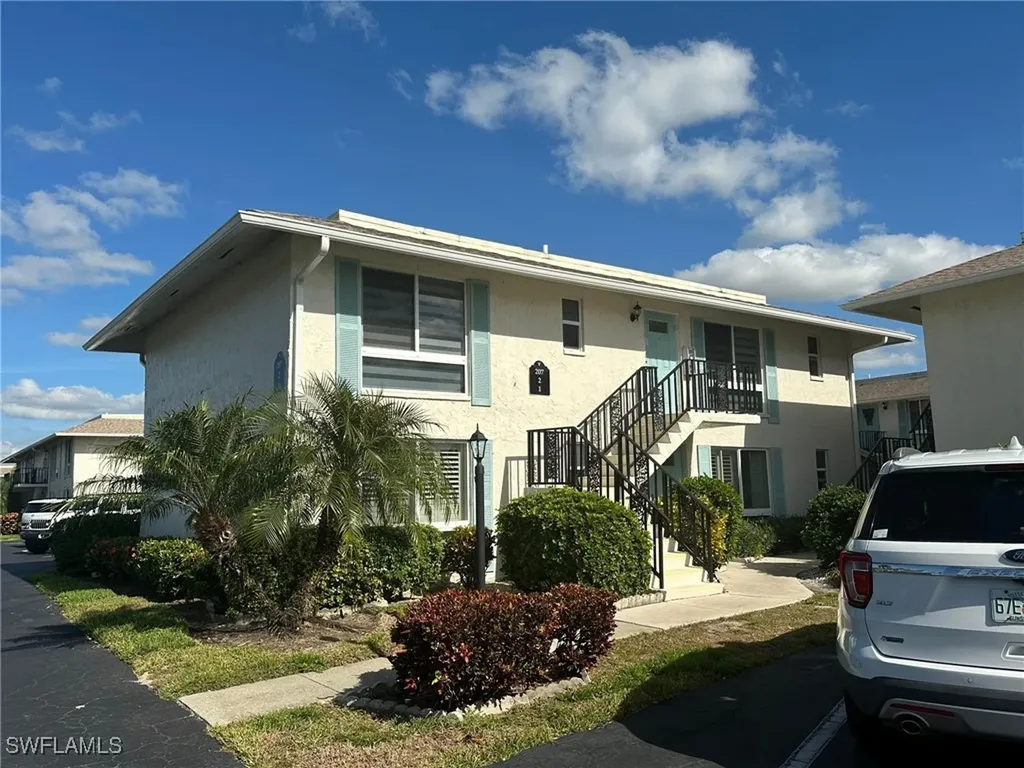 207 Palm Drive Naples FL 34112