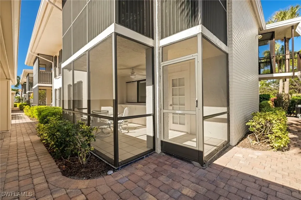 3101 Riviera Drive Naples FL 34103