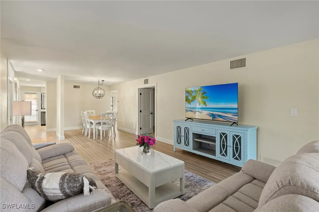 3101 Riviera Drive Naples FL 34103