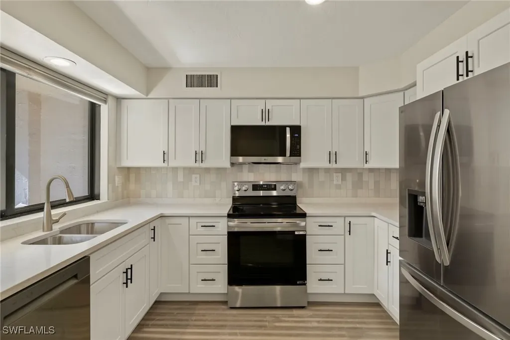 3101 Riviera Drive Naples FL 34103