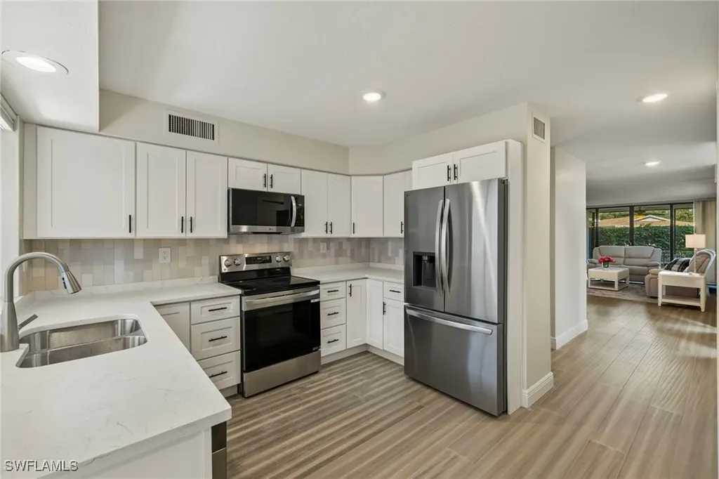 3101 Riviera Drive Naples FL 34103