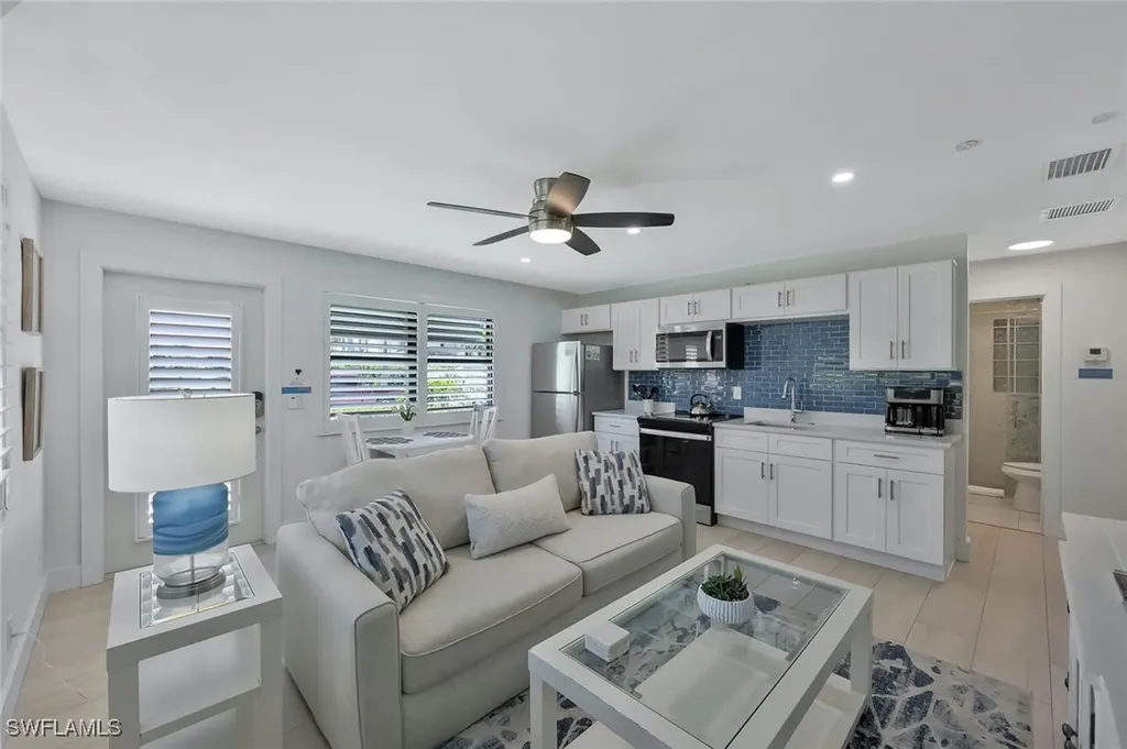 493 Willet Avenue Naples FL 34108