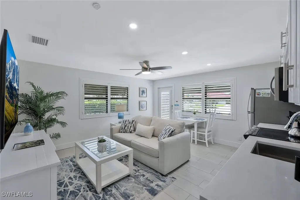 493 Willet Avenue Naples FL 34108