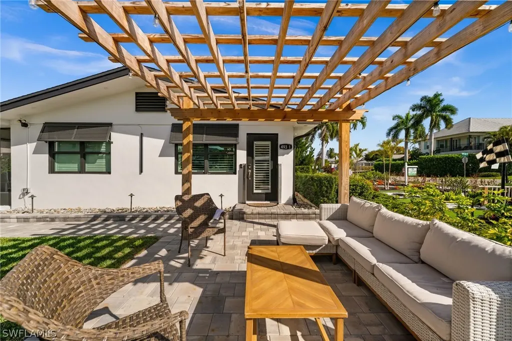 493 Willet Avenue Naples FL 34108