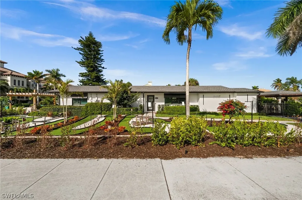 493 Willet Avenue Naples FL 34108