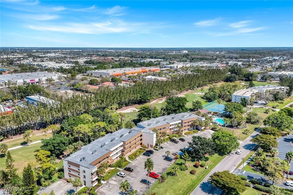 499 Forest Lakes Boulevard Naples FL 34105