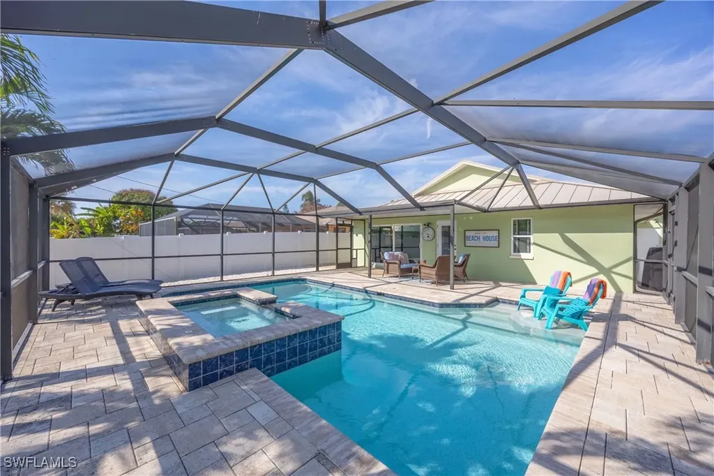 616 108th Avenue N Naples FL 34108