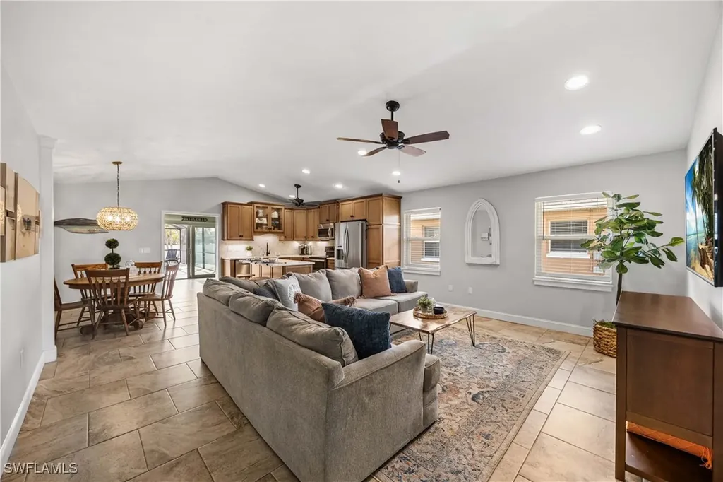 616 108th Avenue N Naples FL 34108