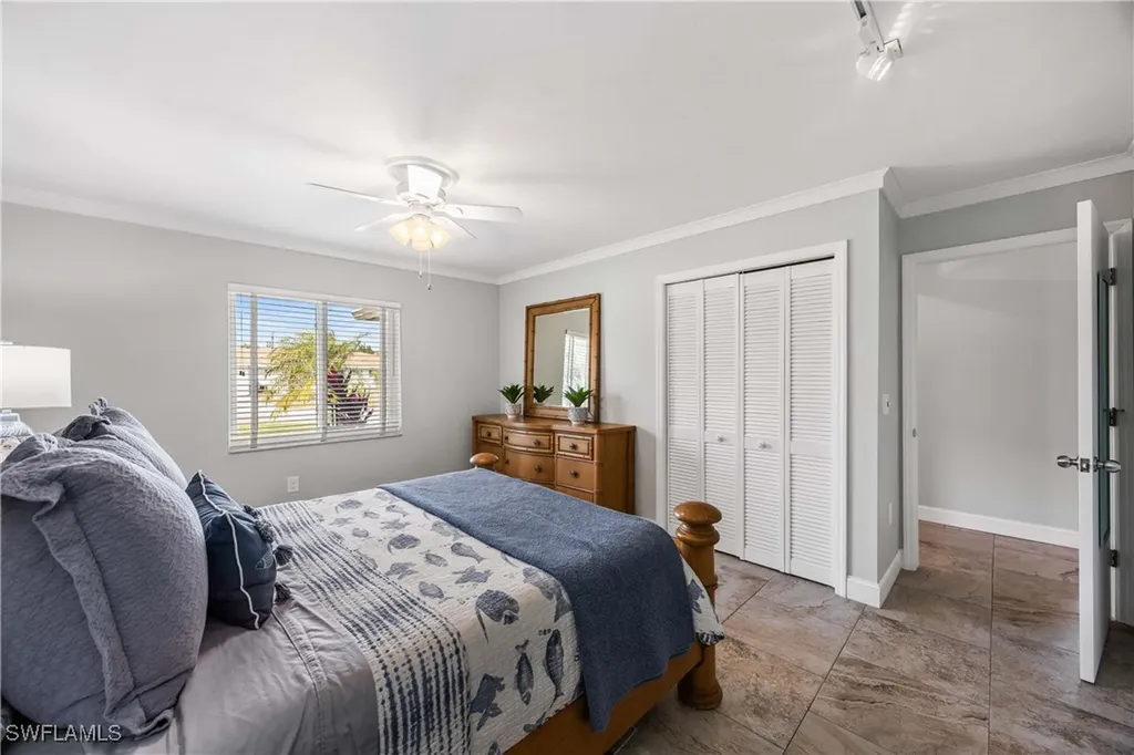 616 108th Avenue N Naples FL 34108